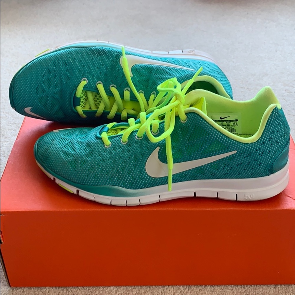 Nike Free Running Shoes Women Size 8.5 Teal/Neon